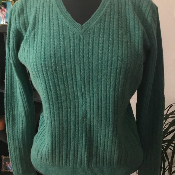 Super Soft~Vibrant Green Ralph Lauren Sweater - Picture 2 of 6